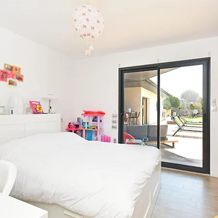 Miluva - Maison Climatisee Avec Piscine 펜션 *